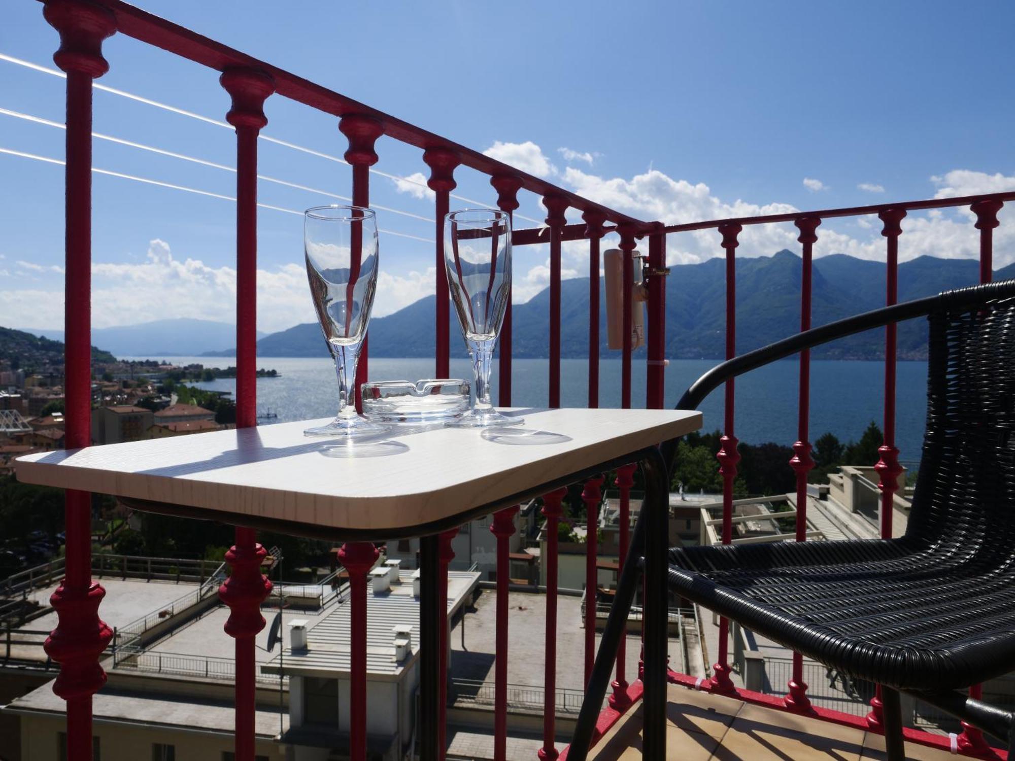 Appartamento Vista Lago Luino Extérieur photo